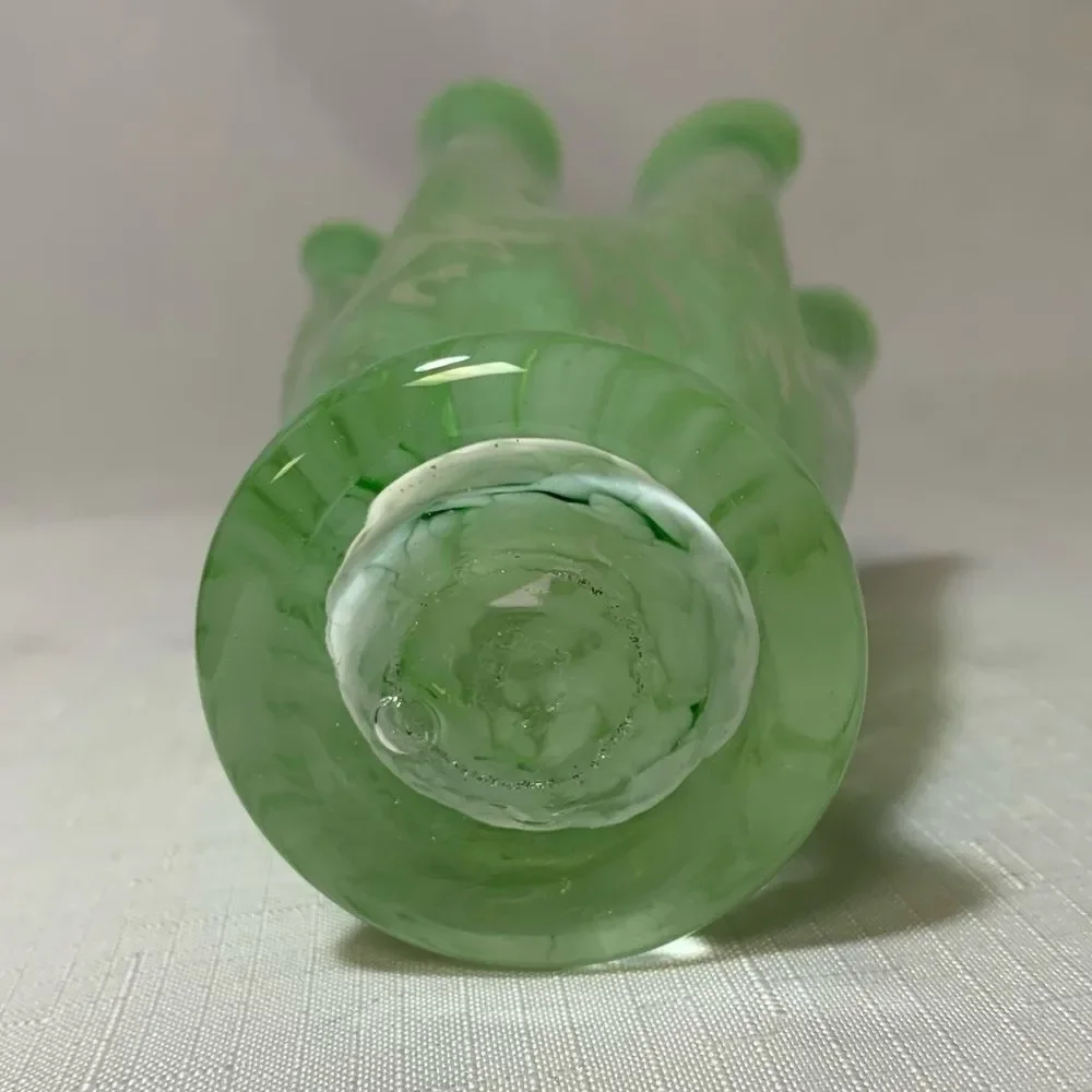 Vintage Fenton Glass Vase Swirl Art Green White Hand Blown Ruffled Handkerchief